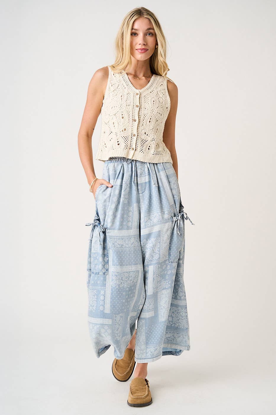 Mitto Shop Paisley Print Chambray Pants