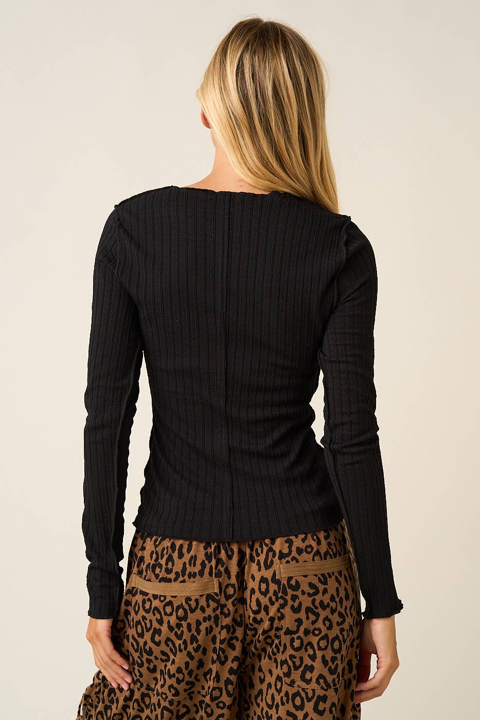 Mitto Shop Wide Ribbed Top