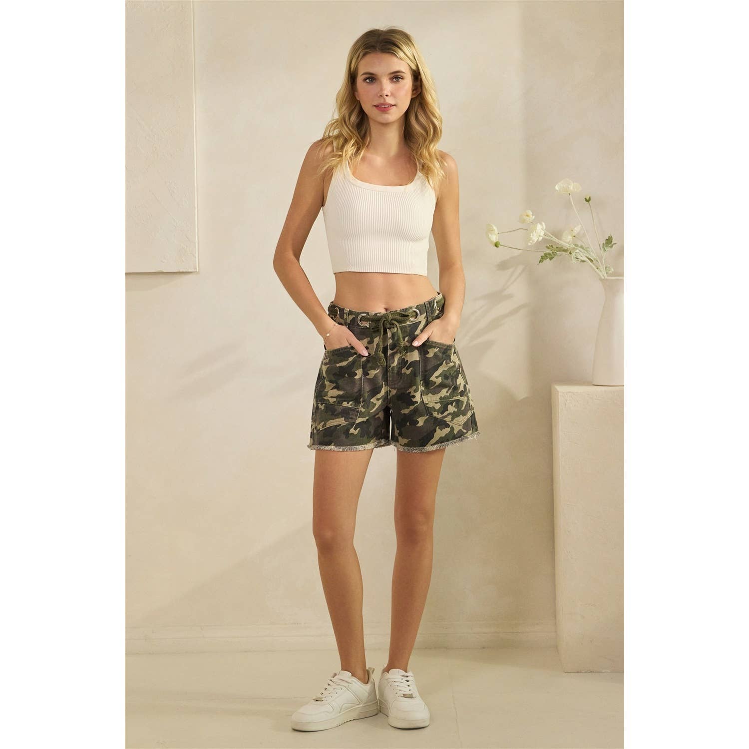 Veveret Camo Floral Shorts