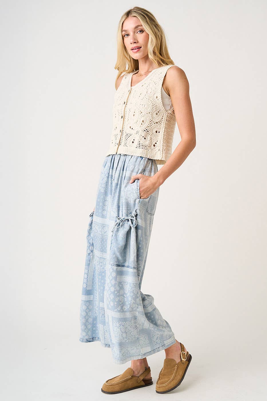 Mitto Shop Paisley Print Chambray Pants