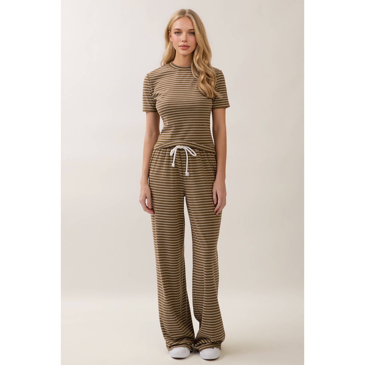Veveret Striped Lounge Set