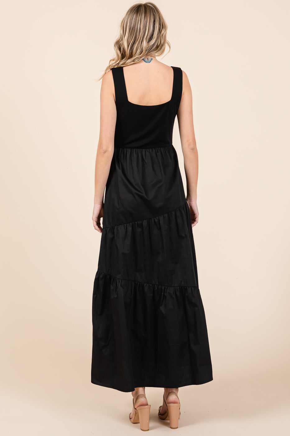 Mitto Shop Square Neck Maxi Dress